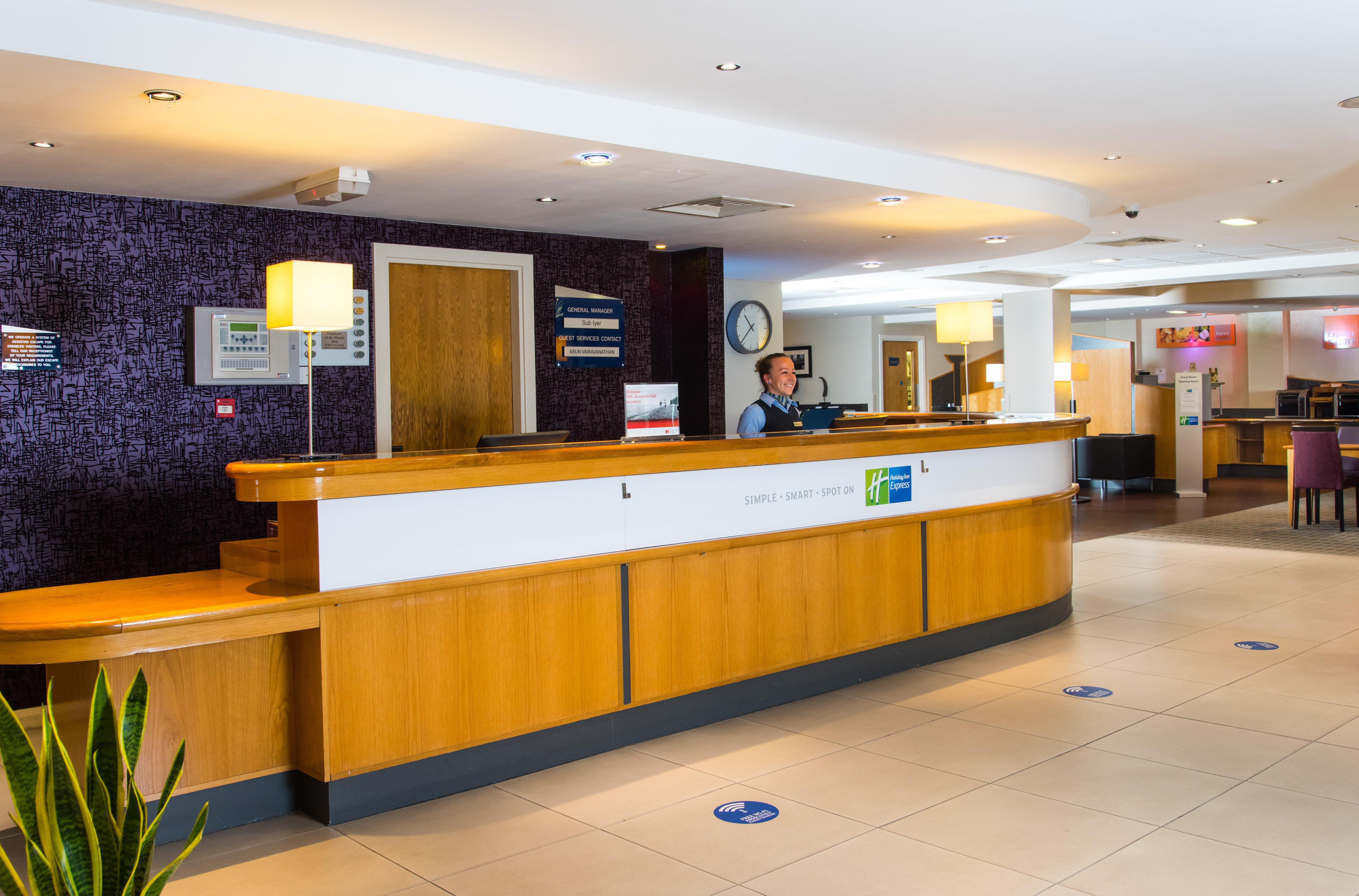 Holiday Inn Express London-Hammersmith, An Ihg Hotel Exterior photo